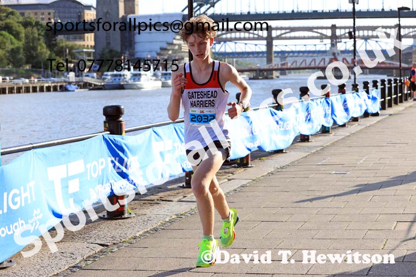 Junior 3k, 2024 Quayside 5k Road Race, Newcastle/Gateshead.  Photo: David T. Hewitson/Sports for All Pics